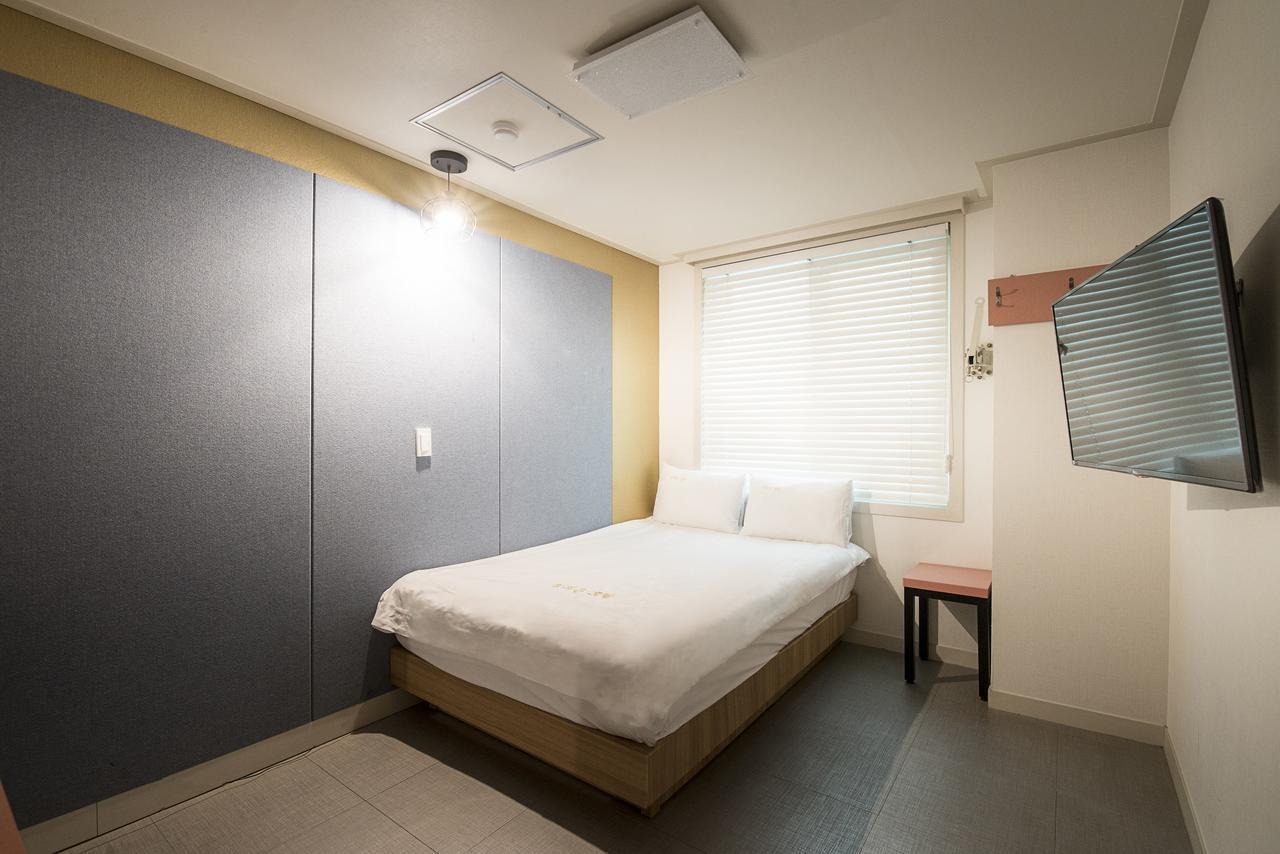 Champion Hotel Jeju Exterior photo