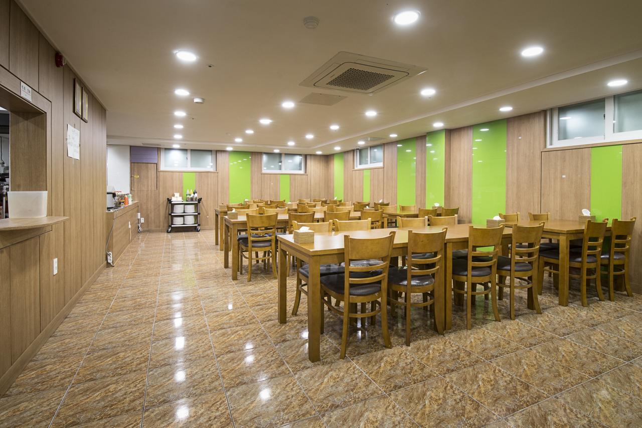 Champion Hotel Jeju Exterior photo