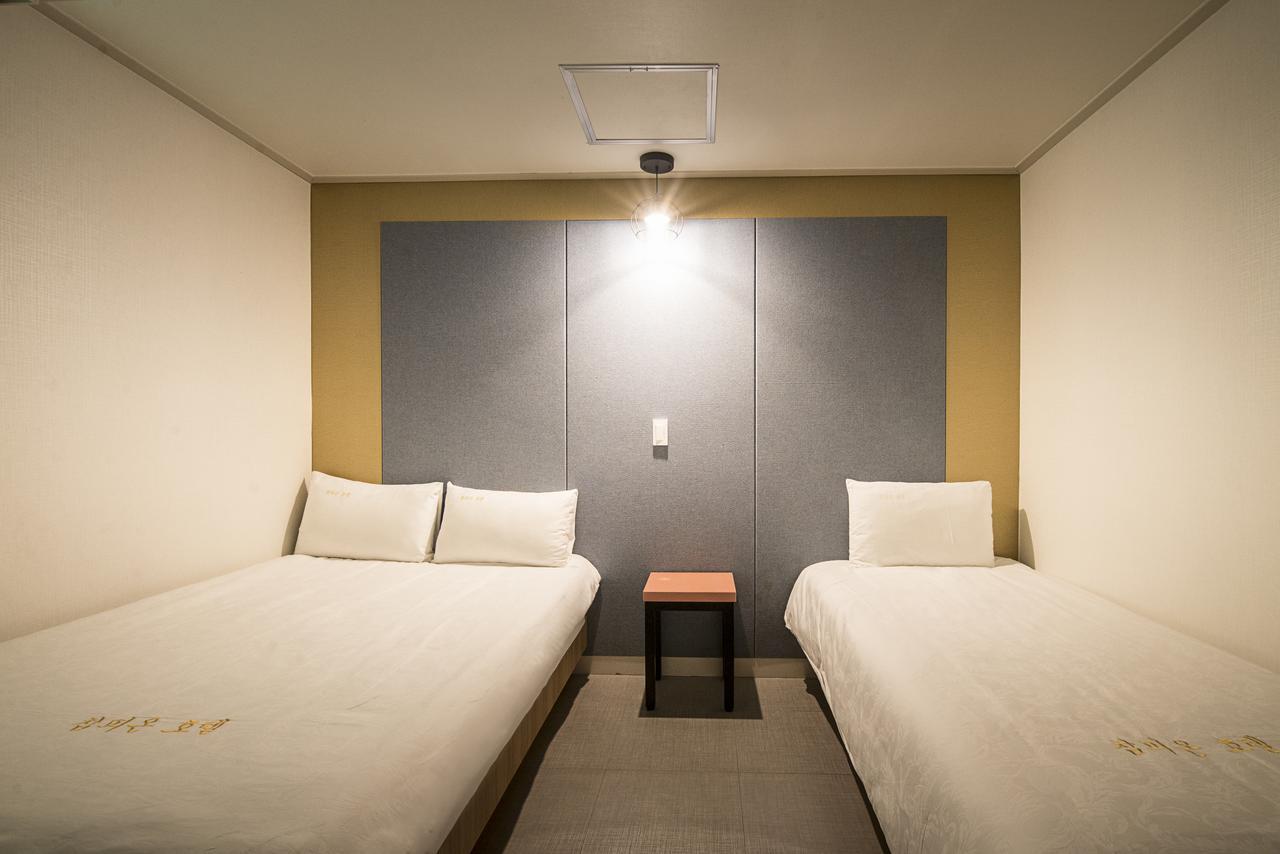 Champion Hotel Jeju Exterior photo